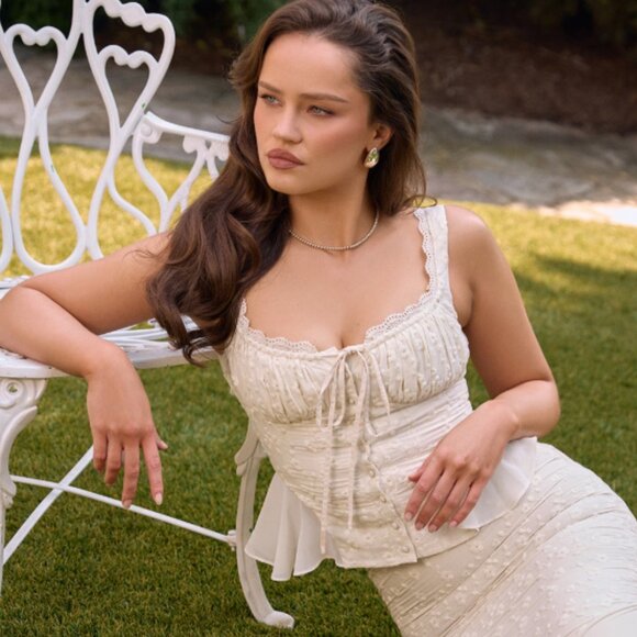 HOUSE OF CB 'Jean' Vintage Cream Cotton Broderie Anglais Peplum Top NWOT - Picture 3 of 9